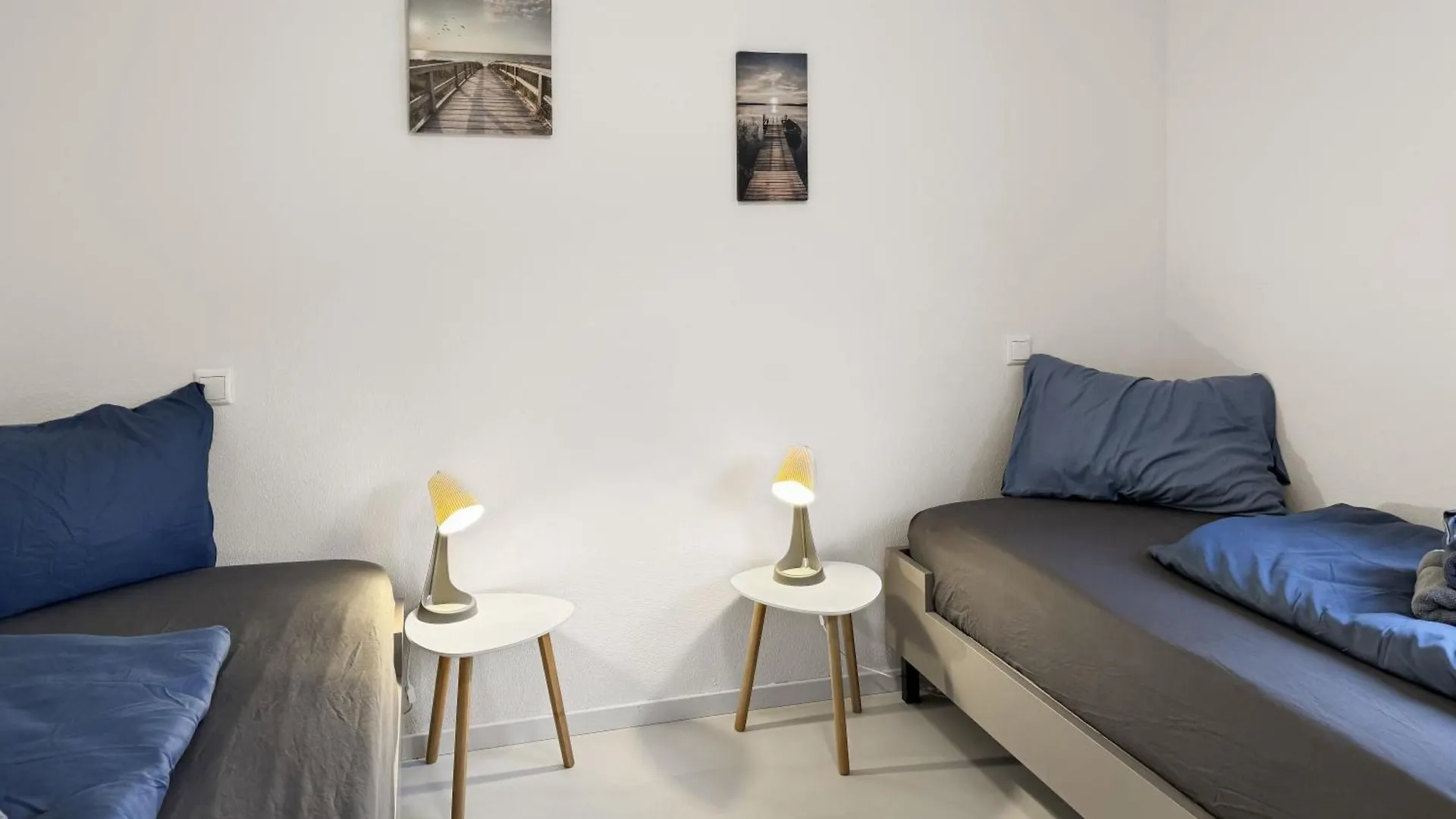 Feworld Freilassing - 2 Apartments - Near Train Station - Free Parking 0*,  Allemagne