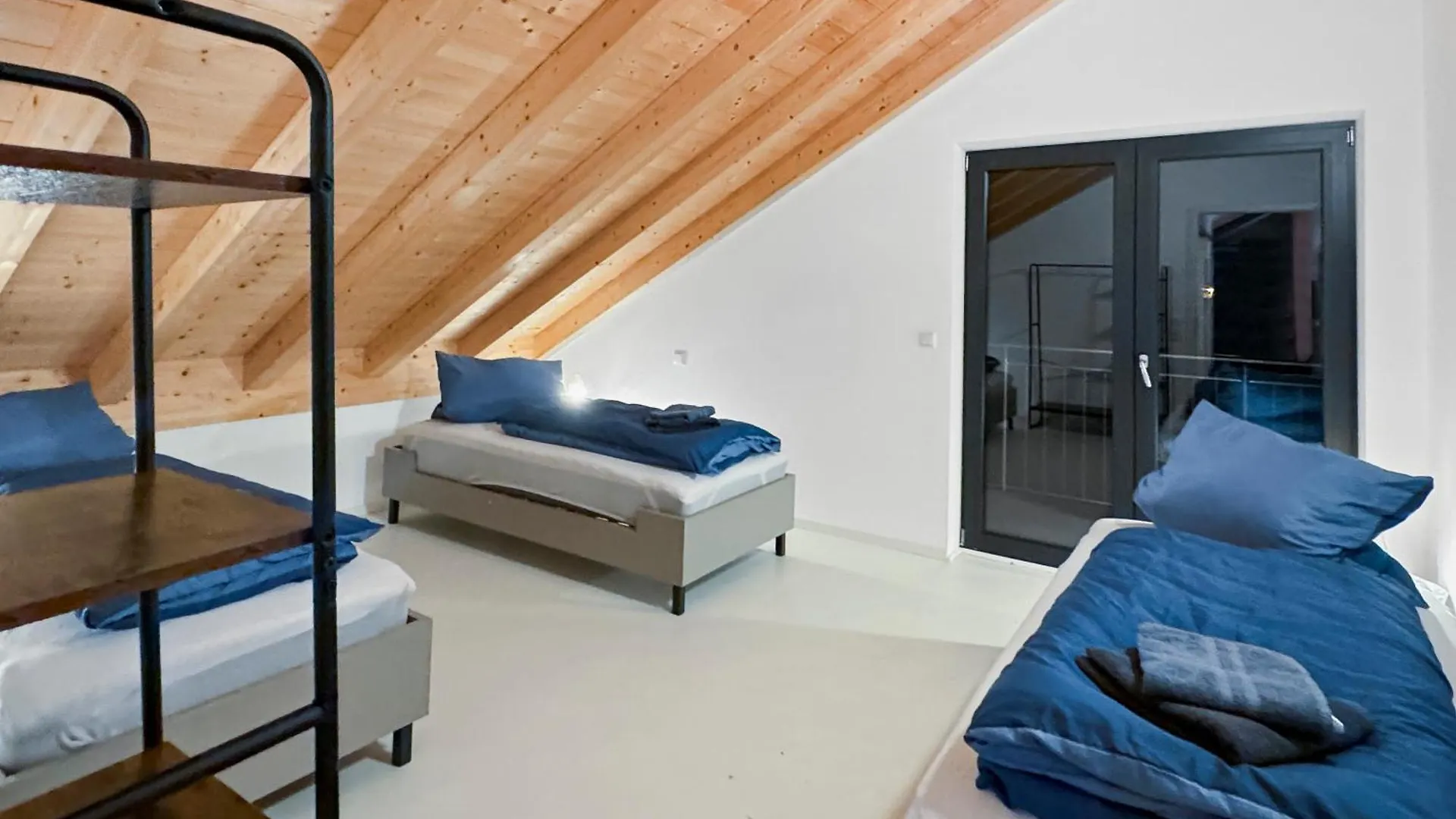 Feworld Freilassing - 2 Apartments - Near Train Station - Free Parking 0*,  Allemagne